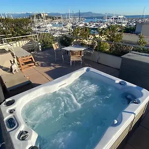 Penthouse Vue Mer Avec Rooftop,jacuzzi,et Parking Prive Appartement